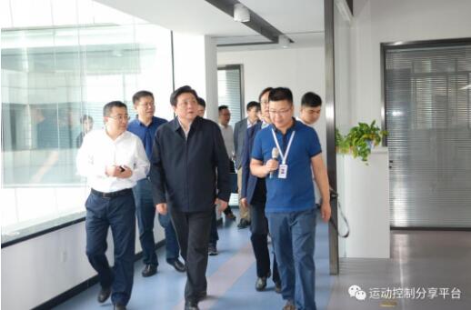 常州市委常委、統(tǒng) 戰(zhàn)部部長韓九云一行 蒞臨常州固高智能裝備協(xié)同創(chuàng)新中心參觀指導(dǎo)